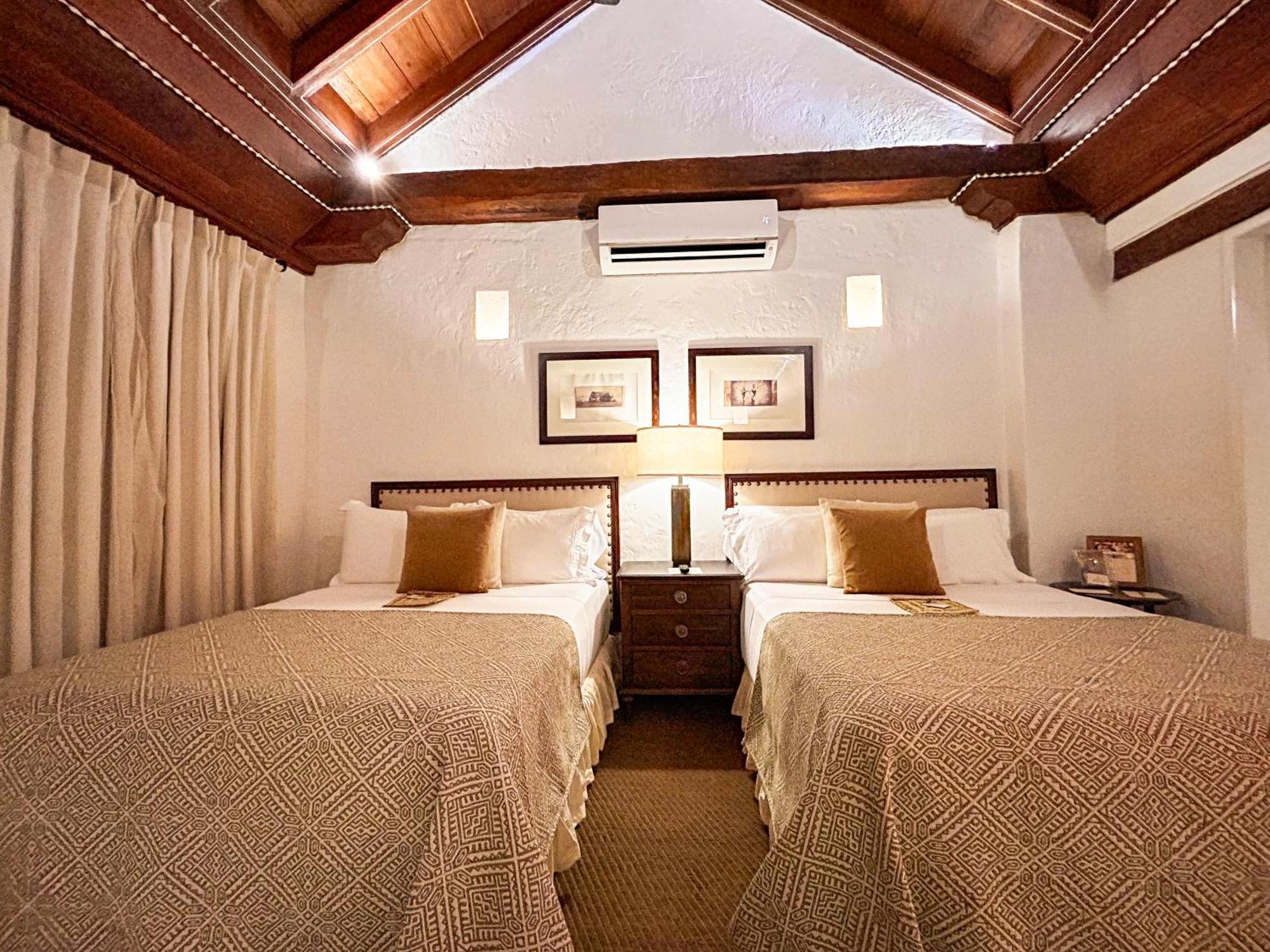Hotel Boutique Casa Del Coliseo Cartagena Exterior photo